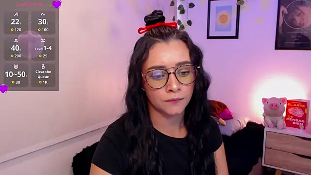 MarilynWhite  online show from October 23, 2025, 10:30 pm