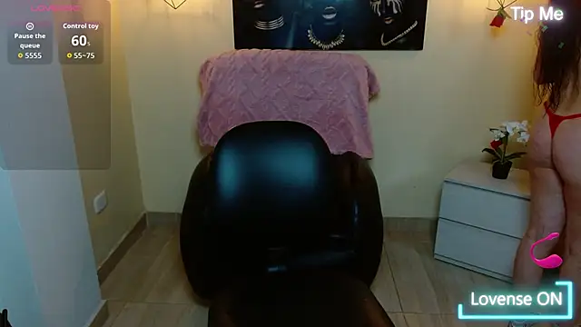 Bom BomXX online show from January 13, 2026, 11:19 pm