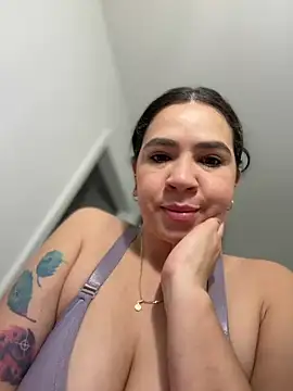 Gringo XXX Latina online show from April 13, 2026, 3:21 am