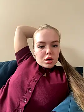 prettycocomae online show from September 13, 2025, 11:43 am