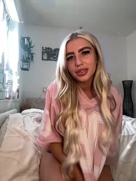 BlondeBetty online show from September 12, 2025, 7:52 am