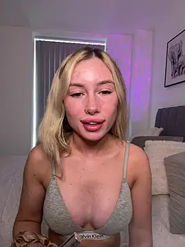 SexySaraxxoo online show from February 20, 2026, 1:02 pm