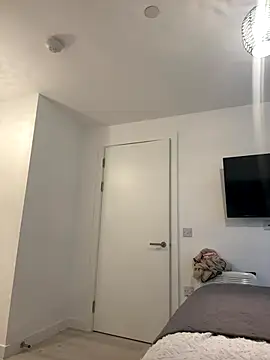 SexySaraxxoo online show from December 17, 2025, 2:11 pm