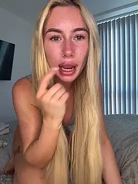 SexySaraxxoo online show from May 27, 2026, 9:27 am