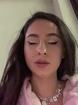 SunnyDane online show from October 29, 2025, 3:11 pm