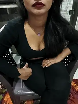 Itz Mayra  online show from November 13, 2025, 7:40 pm