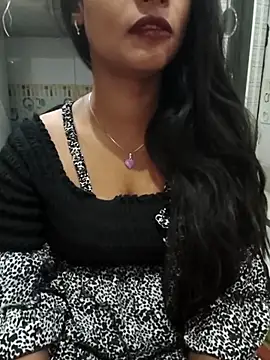 Itz Mayra  online show from November 20, 2025, 5:46 pm