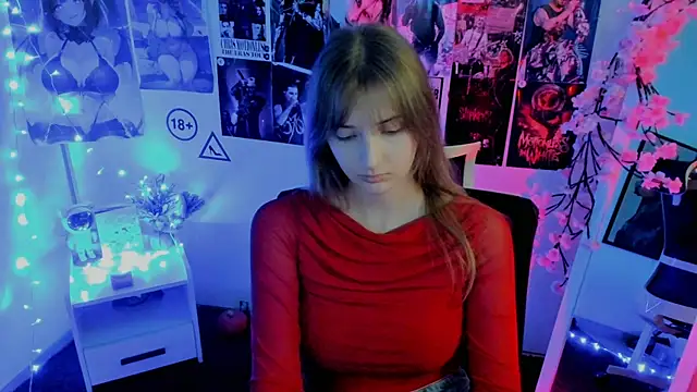 NeyliDream online show from November 18, 2025, 7:22 am