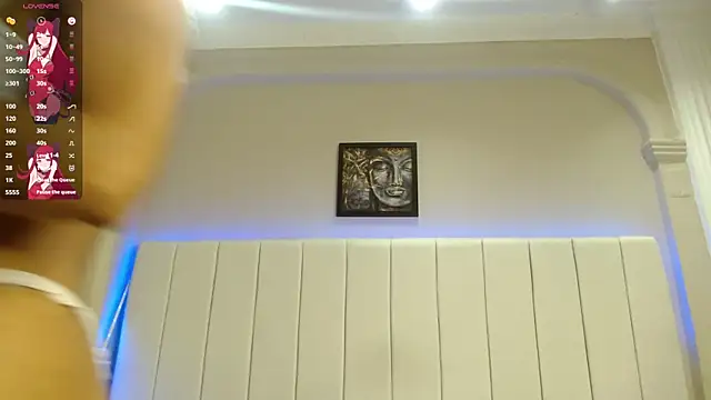 kendra lux1 online show from November 14, 2025, 1:37 pm