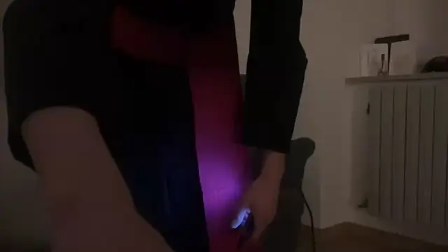 Malcom2f online show from April 7, 2026, 3:41 am