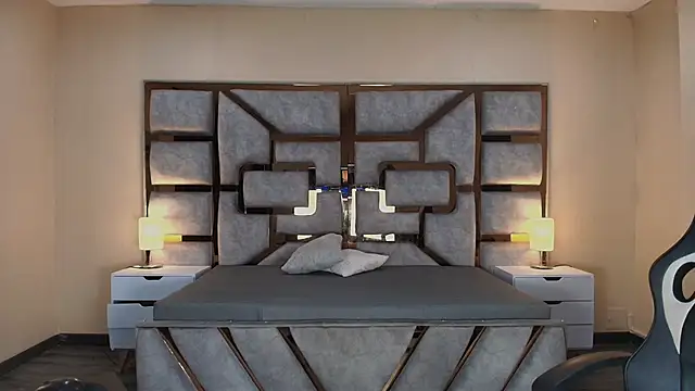 ANABELL BROWN online show from April 17, 2026, 12:52 pm