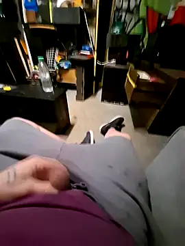 rexcherry69 online show from October 4, 2025, 3:24 pm