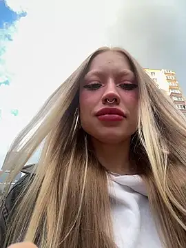 Sugar Pop online show from September 19, 2025, 2:32 pm