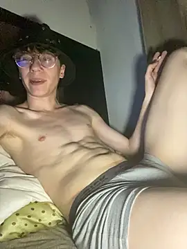 Snapshot of HeiRique chatting on November 11, 2025, 5:24 am HeiRique online show from November 11, 2025, 5:24 am