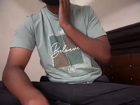 bossyjuicy online show from March 20, 2026, 7:48 pm