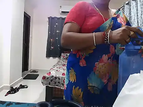 Snapshot of Nisha-telugu chatting on June 19, 2026, 6:14 pm Nisha-telugu online show from June 19, 2026, 6:14 pm