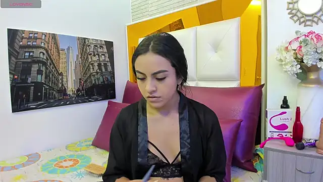 Leslie Bussh  online show from April 23, 2026, 12:00 pm