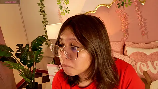 Lauuu2007 online show from March 28, 2026, 9:16 pm