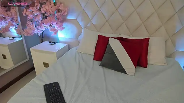 Adara  carter  online show from October 26, 2025, 12:49 pm