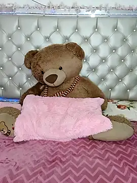 ZARAY 1118 online show from October 28, 2025, 6:29 pm