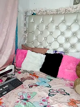 Snapshot of ZARAY_1118 chatting on February 16, 2026, 1:59 am ZARAY 1118 online show from February 16, 2026, 1:59 am