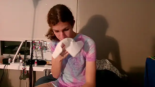 cuddlyavenue online show from October 23, 2025, 1:26 am