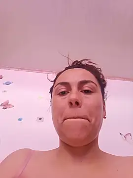 vanessa-titisM online show from June 4, 2026, 3:06 pm