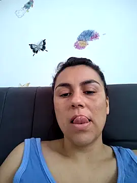 vanessa-titisM online show from April 16, 2026, 3:35 pm