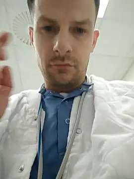 SerhioAmoralez online show from September 24, 2025, 6:47 pm