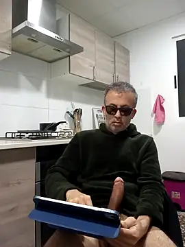 EmilioTaladdro online show from March 29, 2026, 12:12 am