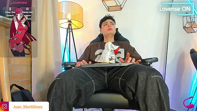 Im Juaniito online show from November 2, 2025, 10:59 pm