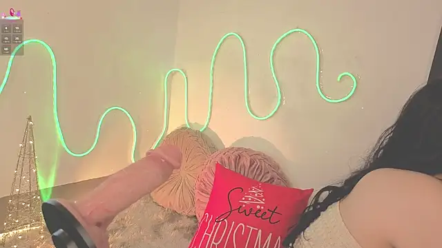 Snapshot of ashlynnlowe_ chatting on December 14, 2025, 7:08 pm ashlynnlowe online show from December 14, 2025, 7:08 pm