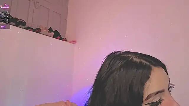 Snapshot of ashlynnlowe_ chatting on November 16, 2025, 7:29 pm ashlynnlowe online show from November 16, 2025, 7:29 pm