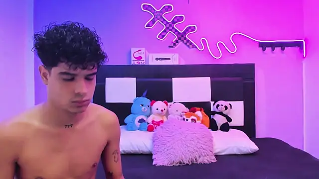 Lucky boys  X online show from May 28, 2026, 1:06 pm