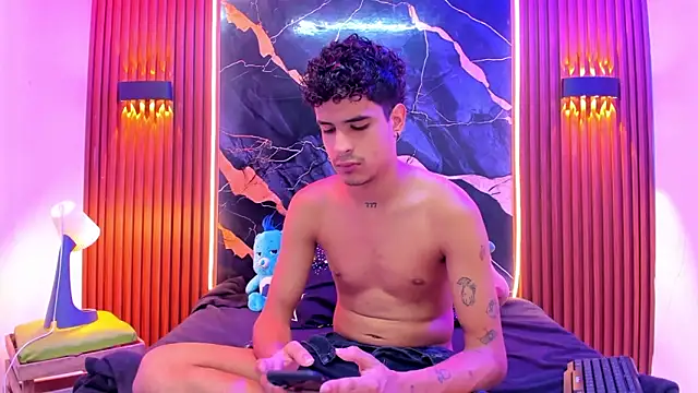 Lucky boys  X online show from February 11, 2026, 6:19 pm