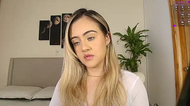 MaryMoon  online show from March 3, 2026, 11:12 pm