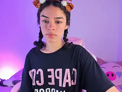 maddy parker   online show from November 12, 2025, 8:56 pm