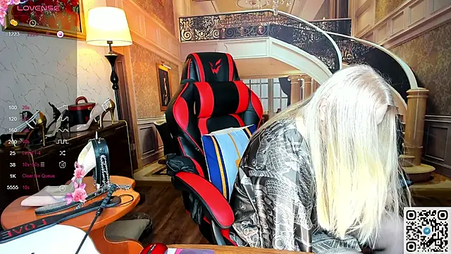 Snapshot of Nina_Devillle chatting on March 2, 2026, 5:08 am Nina Devillle online show from March 2, 2026, 5:08 am