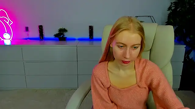 Alina Blonde online show from October 14, 2025, 5:41 am