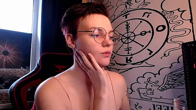 KrisNeal online show from November 16, 2025, 8:41 am