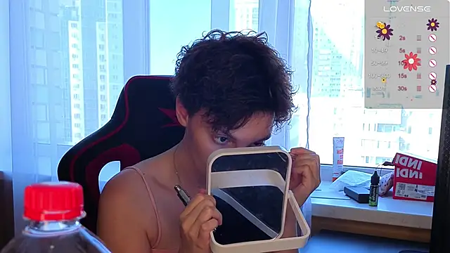 KrisNeal online show from September 13, 2025, 9:20 am