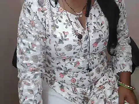 bold naina online show from November 4, 2025, 3:32 am