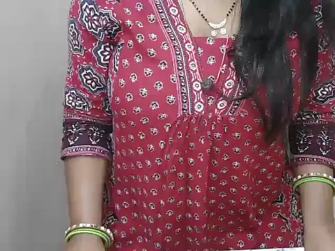 bold naina online show from November 7, 2025, 3:44 am