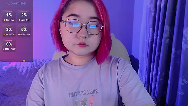 Sexy Peachy online show from October 13, 2025, 8:38 am