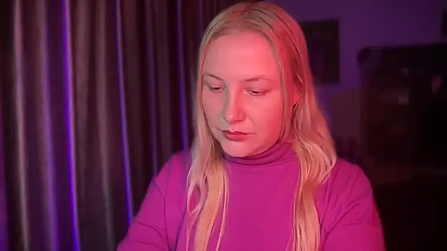 BikiHellena online show from December 19, 2025, 7:55 am