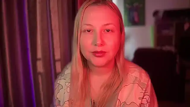 BikiHellena online show from November 3, 2025, 4:50 am