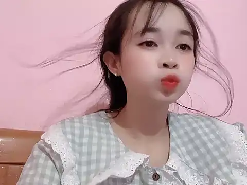 Suna7383 online show from October 5, 2025, 4:53 pm