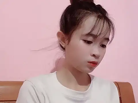 Suna7383 online show from October 1, 2025, 3:49 pm