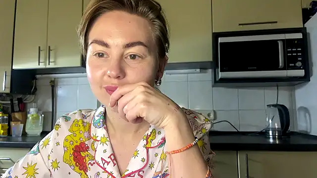 MartaLuna  online show from March 25, 2026, 8:41 pm