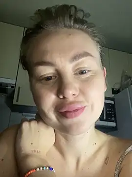 MartaLuna  online show from November 25, 2025, 10:21 pm